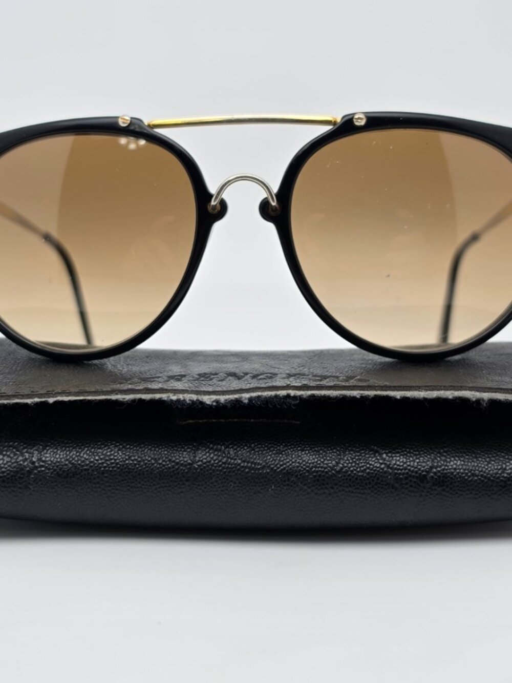 Serengeti 6206C Wickets Black Frame Amber Photochromic Lens Sunglasses w/ Case